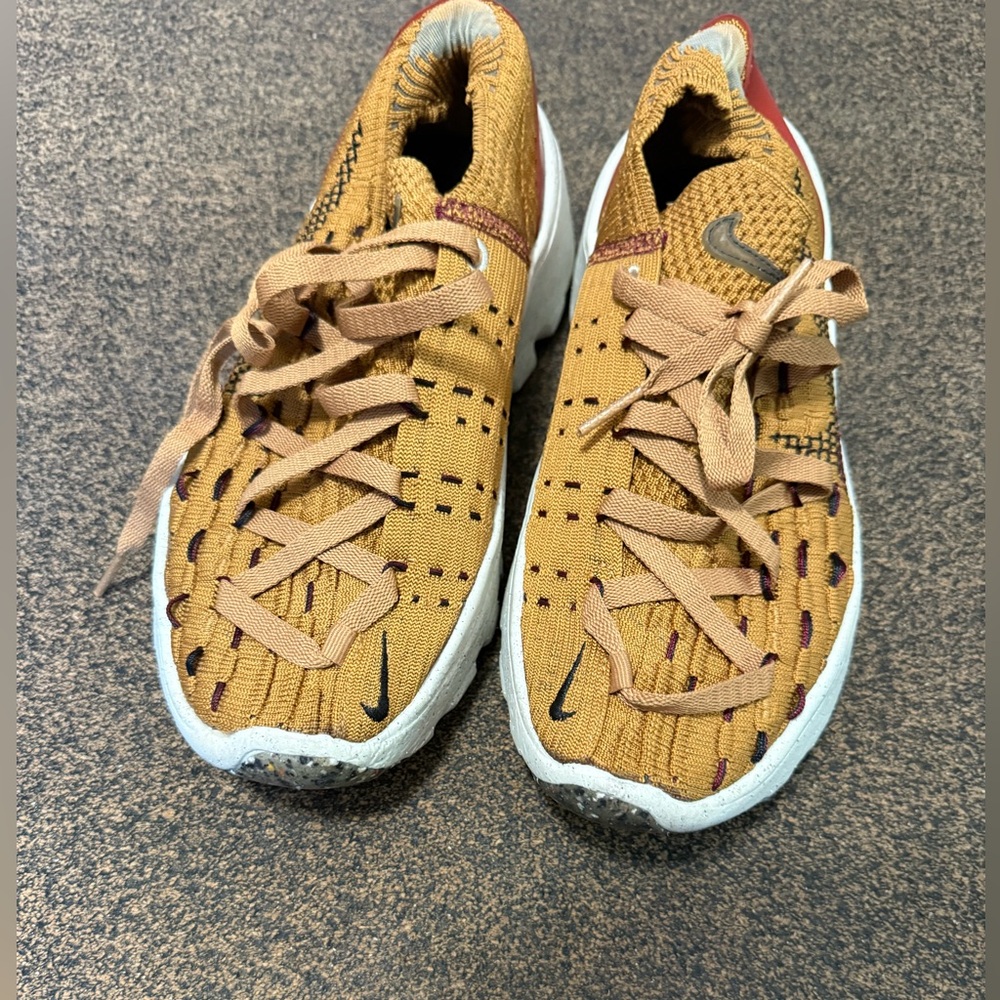 Nike Women’s Sneakers Mustard with Black Accents and Rust Heel